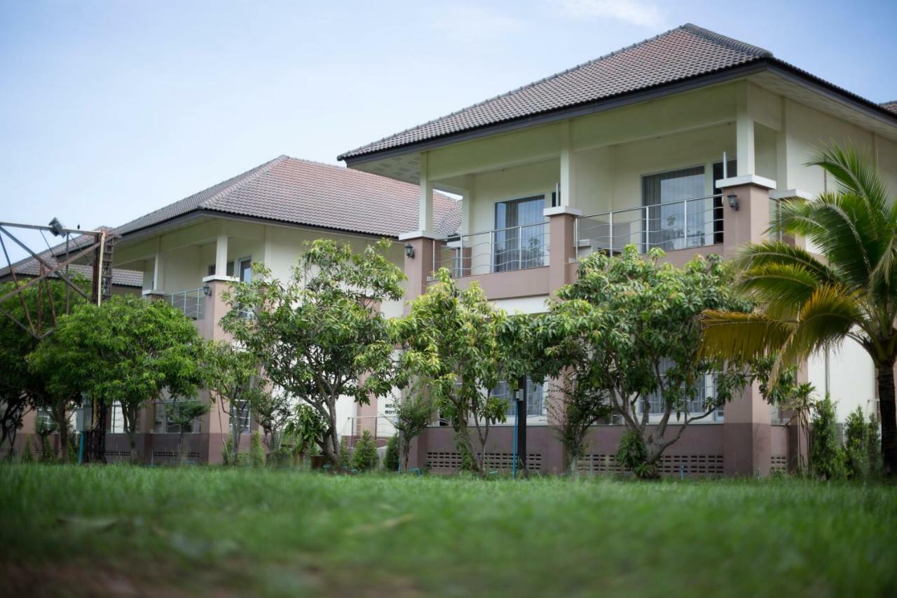 אוטרדיט Araya Hotel מראה חיצוני תמונה